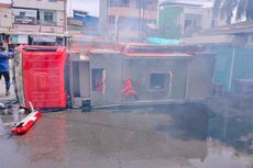 Hendak Padamkan Api, Satu Mobil Damkar Makassar Terguling, Dua Petugas Dikabarkan Luka