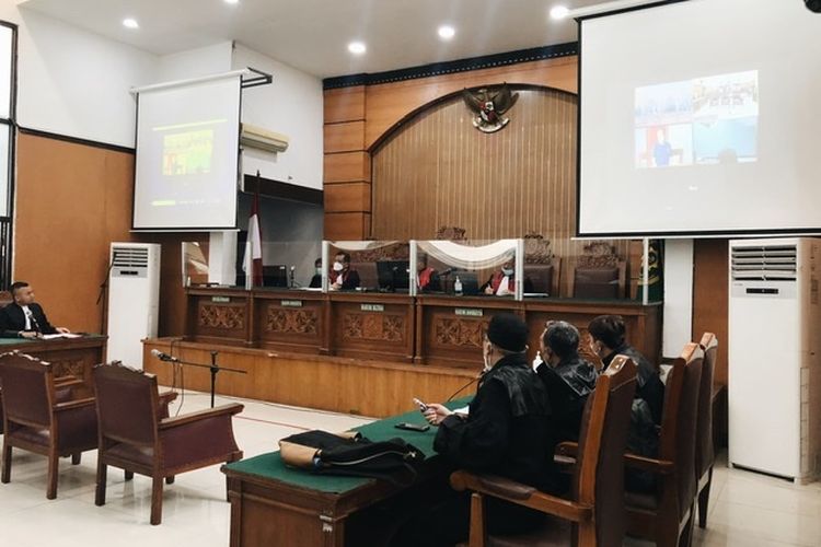 Sidang kasus dugaan pengeroyokan yang dilakukan Irjen Pol Napoleon Bonaparte pada Muhammad Kece di Pengadilan Negeri (PN) Jakarta Selatan, Kamis (17/3/2022). 