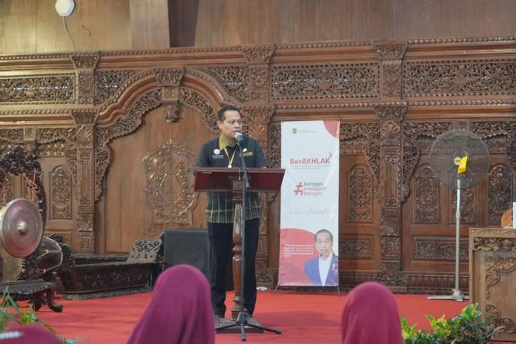 Sekda Kabupaten Klaten Jajang Prihono melantik ratusan pejabat fungsional di Pendopo Setda Klaten, Jawa Tengah, Kamis (13/07/2023). 