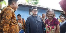 Dapat Bantuan Rombong dari Mas Dhito, Mbah Minem: Alhamdulillah Rasane Ayem