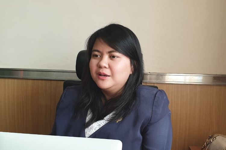 Anggota DPRD DKI Jakarta fraksi PDI-P Ima Mahdiah di ruangannya, lantai 4, gedung DPRD DKI Jakarta, Senin (9/9/2019)