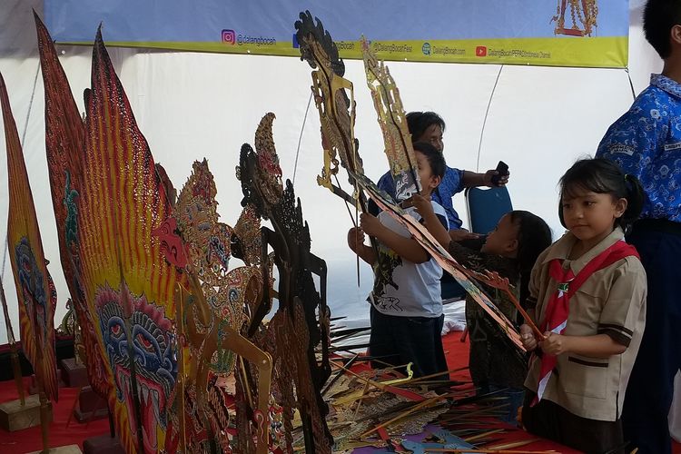 Pameran wayang digelar selama Festival Dalang Bocah yang berlangsung 19-21 September 2019 di Candi Bentar, Taman Mini Indonesia Indah, Jakarta.