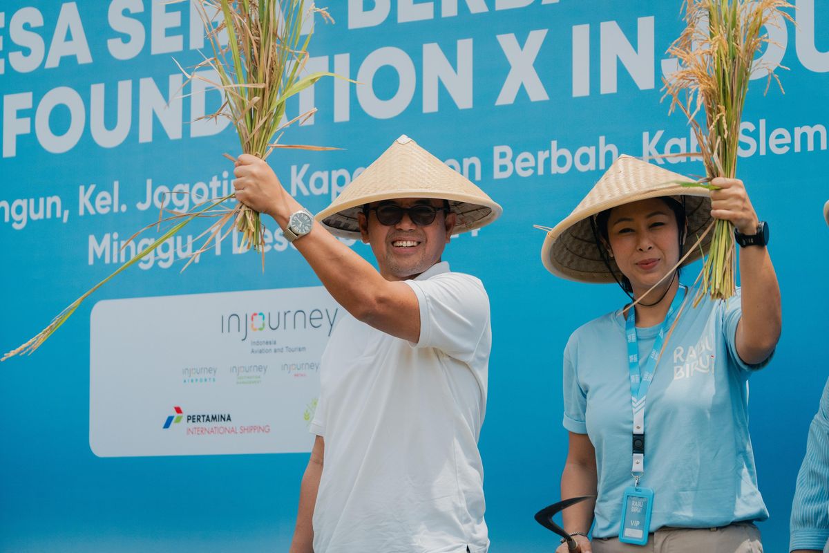 Holding BUMN sektor aviasi dan pariwisata InJourney Group dan Rabu Biru Foundation (RBF) melakukan inisiatif program pertanian berkelanjutan di Dusun Morobangun, di sekitar Candi Prambanan, Yogyakarta (1/12/2024).