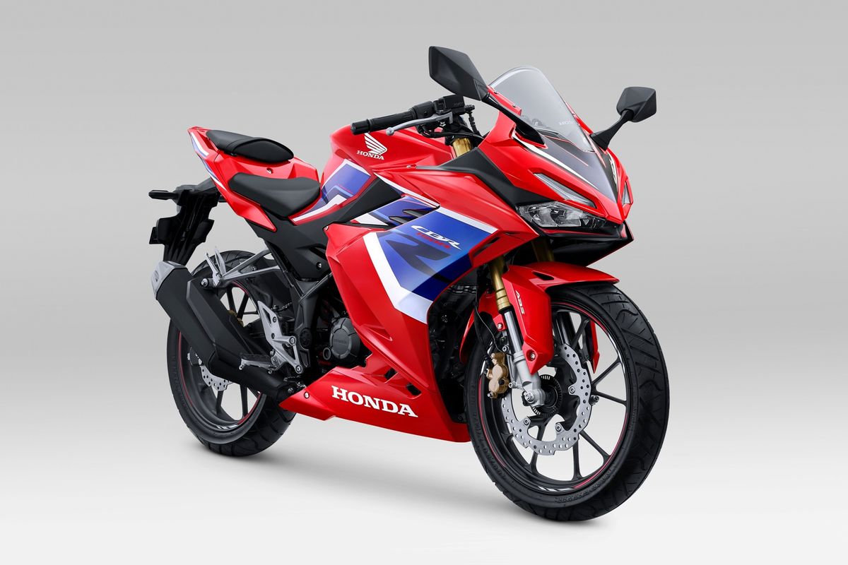 Honda rilis warna baru CBR150R Tricolor dan CBR250RR Tricolor.