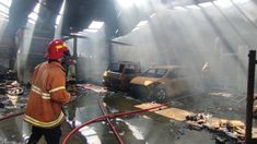 Gudang Peralatan PDAM di Cirebon Ludes Terbakar, Mobil, Motor, hingga Mesin Instalasi Hangus