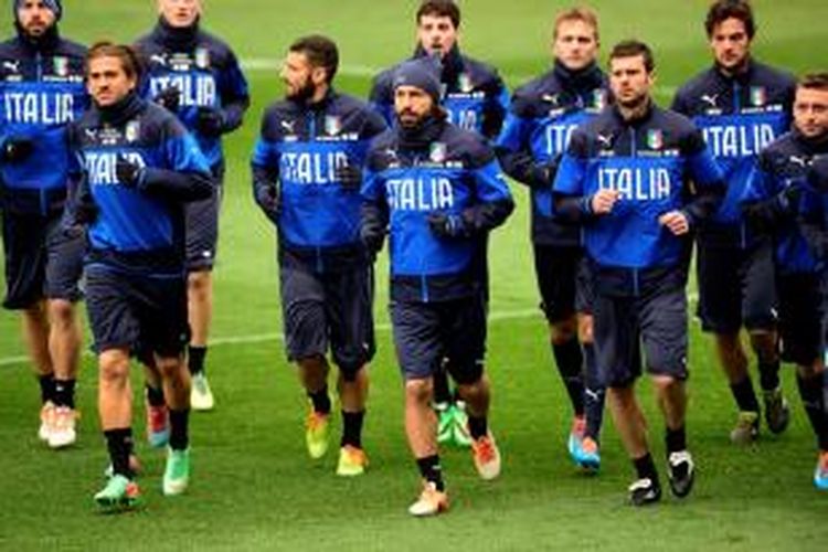 Tim nasional Italia berlatih jelang laga persahabatan melawan Spanyol di Vicente Calderon, Rabu (5/3/2014). 