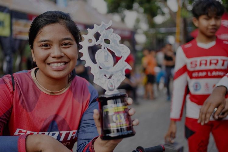 Nilna pada kejuaraan Gajahmungkur Urban Downhill di Semarang. 