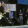 Kisruh Woodstock '94, Aksi Panggung Green Day Dilempari Lumpur