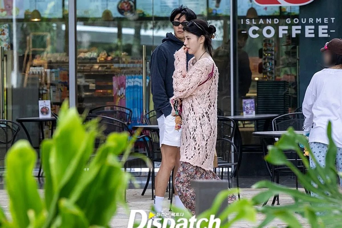 Artis Korea Selatan, Han So Hee dan Ryu Jun Yeol terlihat bersama di Hawaii.