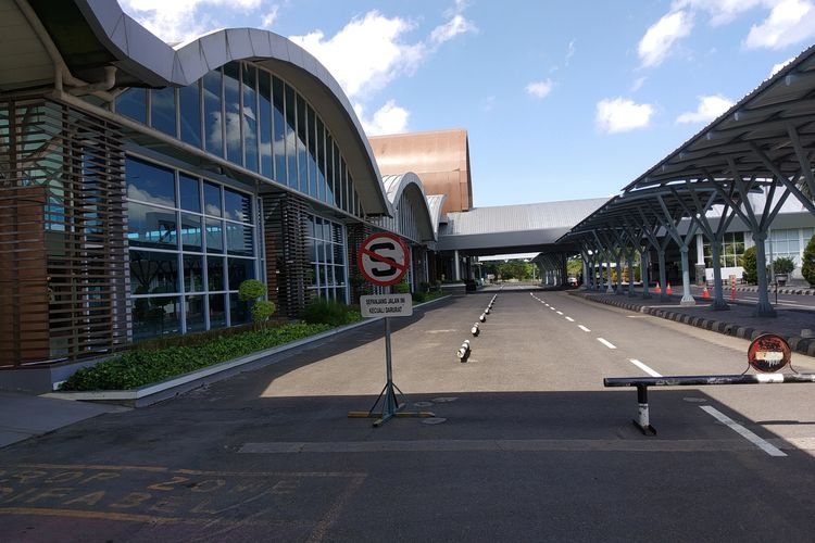 suasana di pintu keberangkatan Bandara Internasional Lombok pasca penutupan Bandara