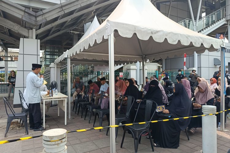 Peringati 100 Hari Tragedi Tabrakan Kereta Bekasi, Keluarga Korban Tagih Penanganan Kasus