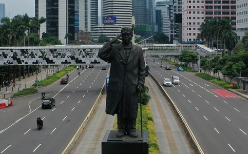 Jakarta Defers Plan to Put A Mask on National Hero Sudirman’s Statue