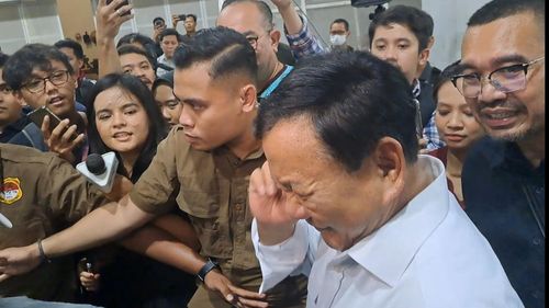 Diberi Anies Nilai 11 dari 100, Prabowo Garuk-garuk Kepala Sambil Cengengesan