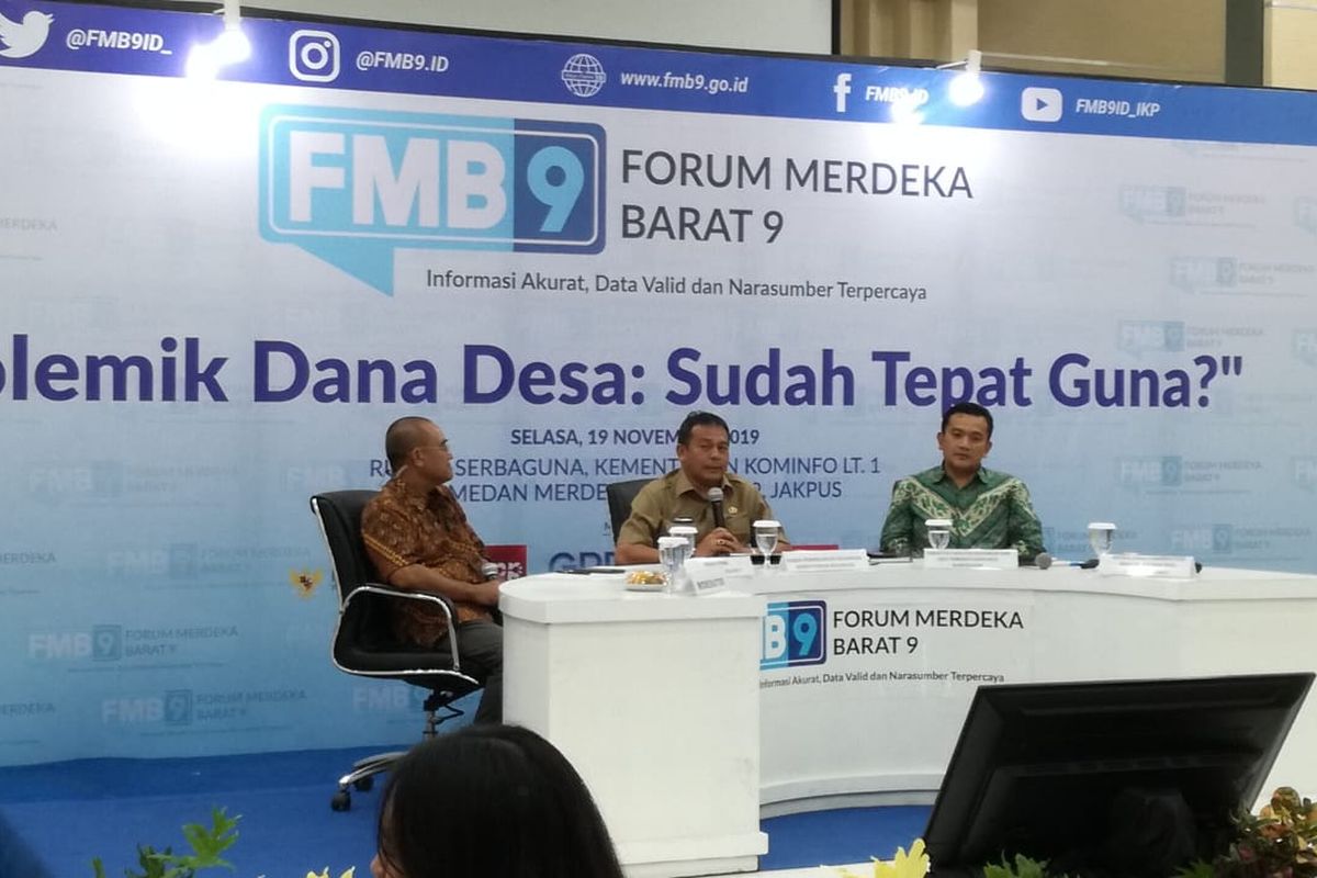 Direktur Fasilitasi Keuangan dan Aset Pemerintahan Desa Kementerian Dalam Negeri (Kemendagri) Benny Irwan  dalam diskusi bertajuk Polemik Dana Desa: Sudah Tepat Guna? di Kementerian Komunikasi dan Informatika, Jakarta, Selasa (19/11/2019).