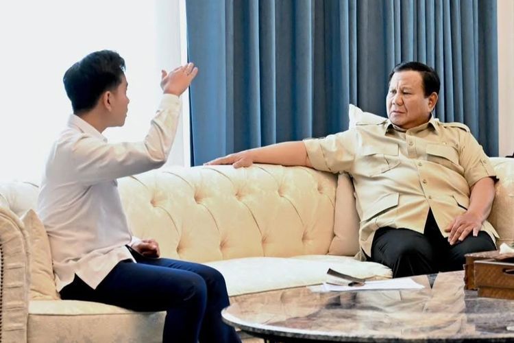 Wapres Gibran Rakabuming Raka melaporkan hasil KTT G20 di Afrika Selatan kepada Presiden Prabowo Subianto di Istana, Jakarta, Selasa (25/11/2025). 