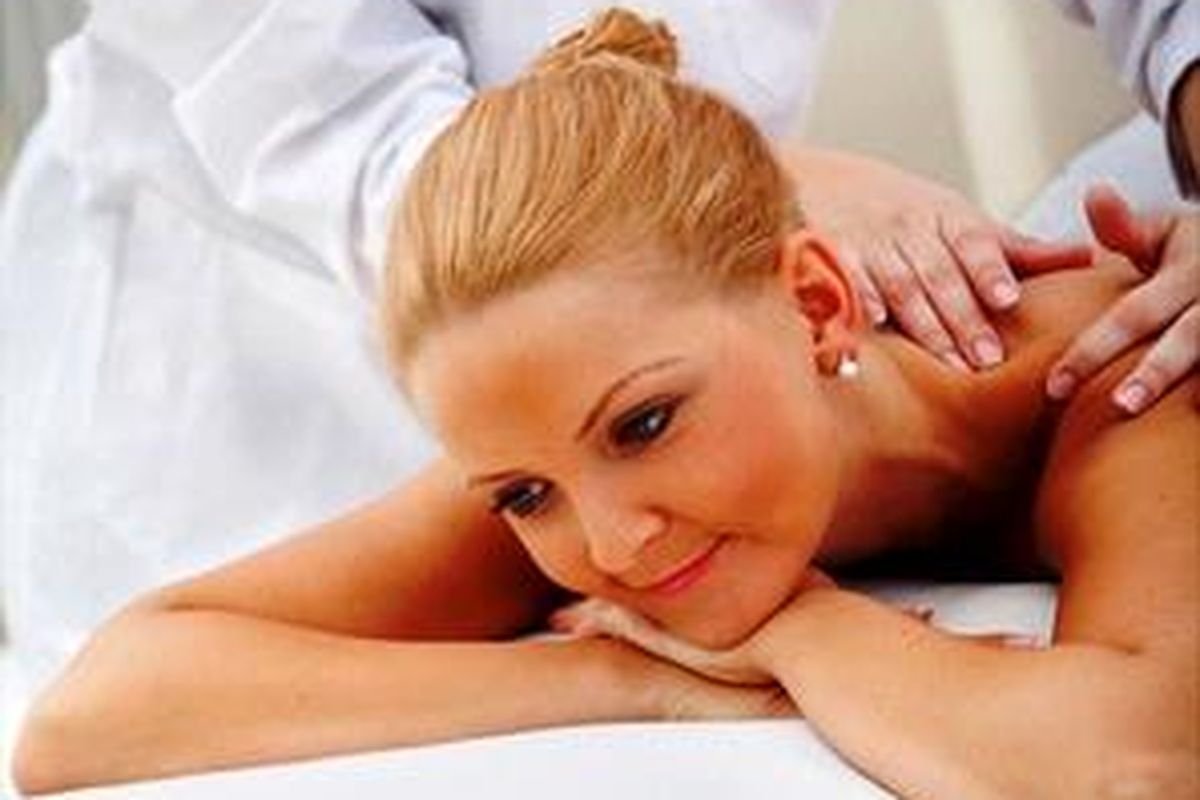 Pijatan akan membantu Anda meredakan ketegangan dan merasa lebih baik dalam menjalani hari. 