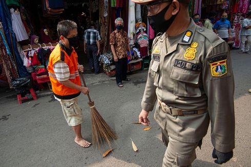 Awasi Ganjil Genap, Satpol PP Jakpus Siagakan Personelnya untuk Berkeliling Pasar