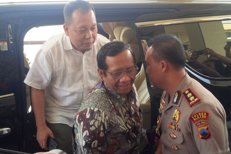 Mantan Ketua Mahkamah Konstitusi Mahfud MD di Polres Klaten, Jawa Tengah, Jumat (1/3/2019).