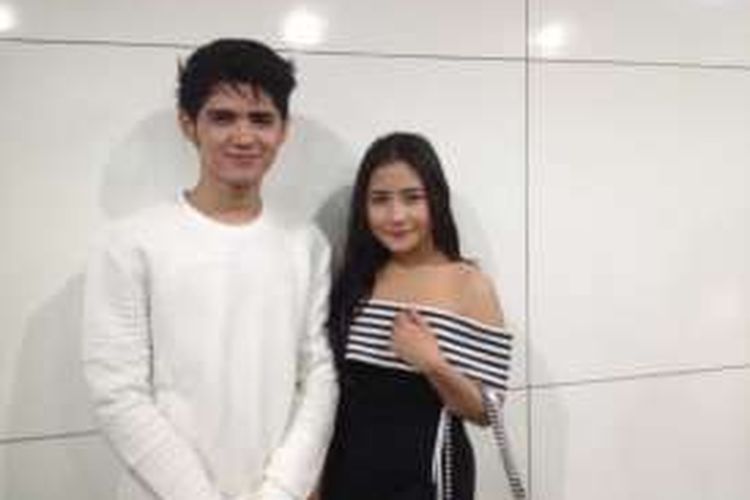 Jalan Bareng Prilly Latuconsina Dan Aliando Sering Digoda