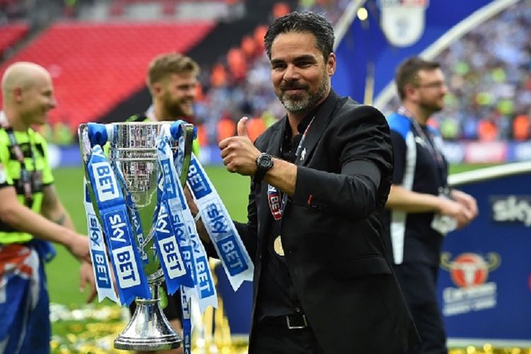 David Wagner merayakan keberhasilan Huddersfield Town meraih tiket promosi seusai menang atas Reading pada play-off di Stadion Wembley, Senin (29/5/2017). 