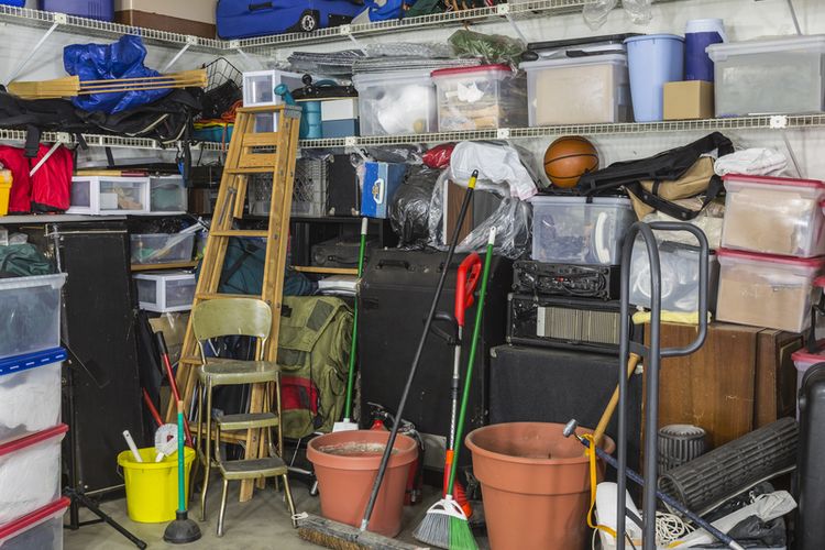 Alasan Psikologis Lansia Sulit Melepas Perabot dan Barang Lawas