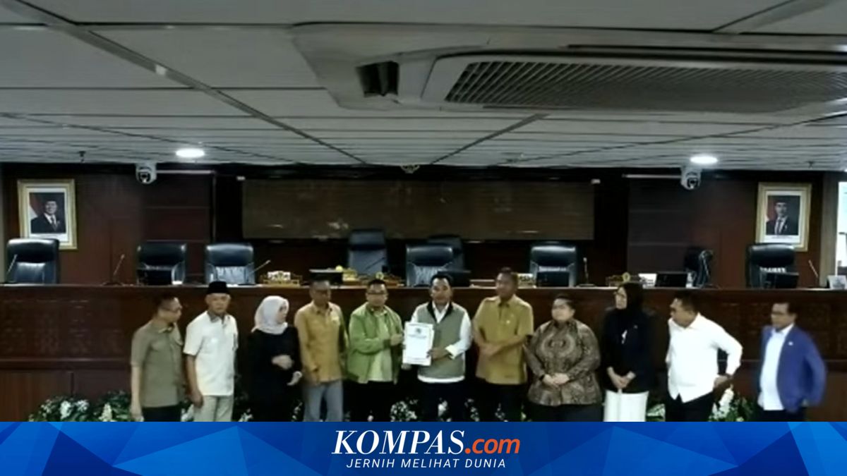 Enam Fraksi DPRD Kaltim Dukung Usulan Hak Angket, Bahas Anggaran Mobil Dinas Gubernur ~WR

Klik untuk baca: