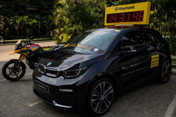 Mobil New BMW i3s terlihat saat konferensi pers di Gedung Sentral Senayan 3, Jakarta, Selasa (20/8/2019). Maybank Bali Marathon 2019 juga menggandeng BMW sebagai Official Automotive Partner untuk event ini.