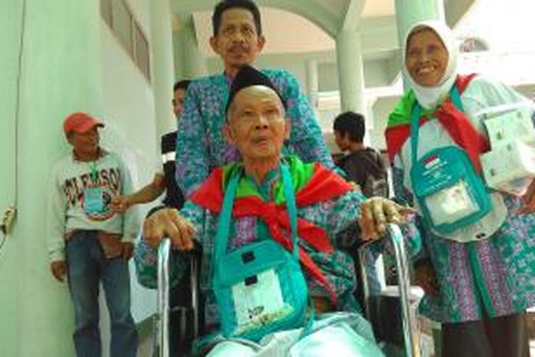 Tahmin, kakek berusia 109 tahun akhirnya naik haji setelah menunggu selama enam tahun.
