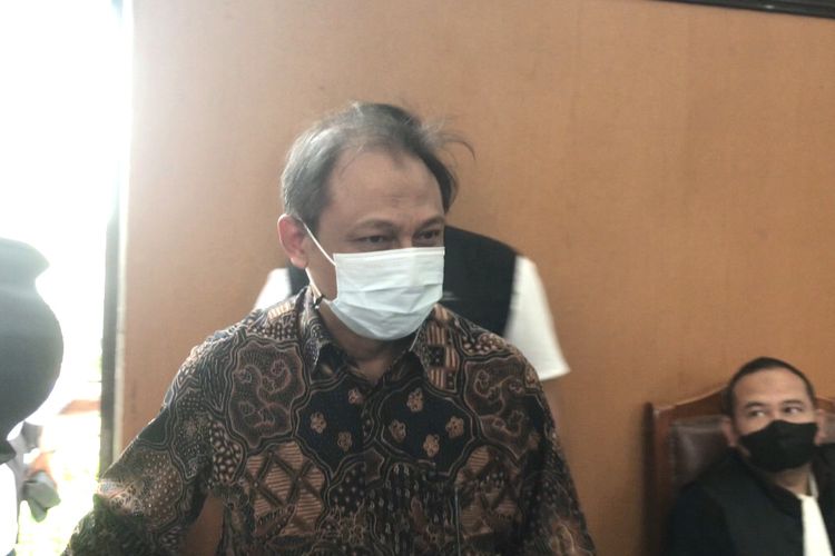 Ahli Pidana dari Fakultas Hukum (FH) Universitas Islam Indonesia (UII) Yogyakarta Muhammad Arif Setiawan memasuki ruang sidang utama Pengadilan Negeri (PN) Jakarta Selatan, Senin (2/1/2023). Arif dihadirkan tim penasihat hukum terdakwa Kuat Ma'ruf sebagai ahli dalam sidang kasus pembunuhan berencana terhadap Nofriansyah Yosua Hutabarat atau Brigadir J.