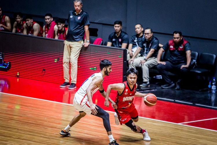 Timnas basket Indonesia harus mengakui kekalahan dari India pada laga kedua Pra-Kualifikasi Olimpiade 2024 Paris di Al Fayhaa Stadium Damaskus, Suriah, Minggu (13/8/2023). 