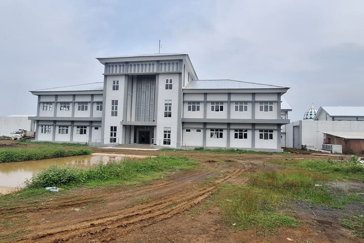 Kondisi proyek pembangunan lapas baru terintegrasi 'Smart Prison' di Kota Pasuruan masih mencapai 75 persen. Proyek pembangunan direncanakan rampung di Tahun 2026