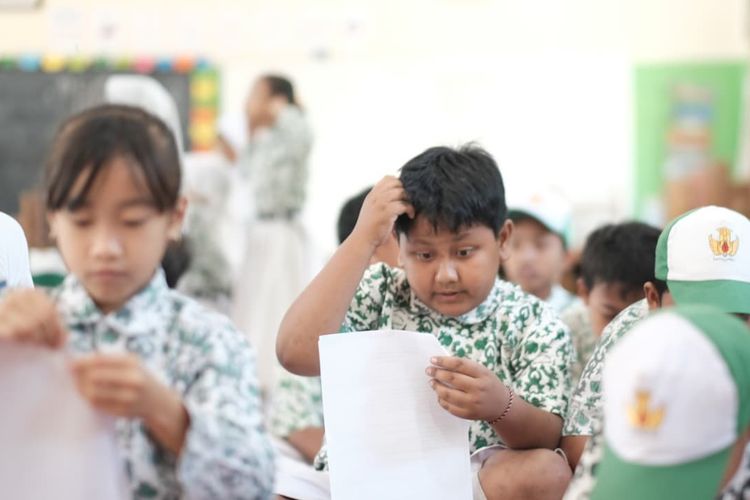 Guru SDN Pasrepan 3 Pasuruan Ungkap Tantangan Literasi dan Penggunaan 
