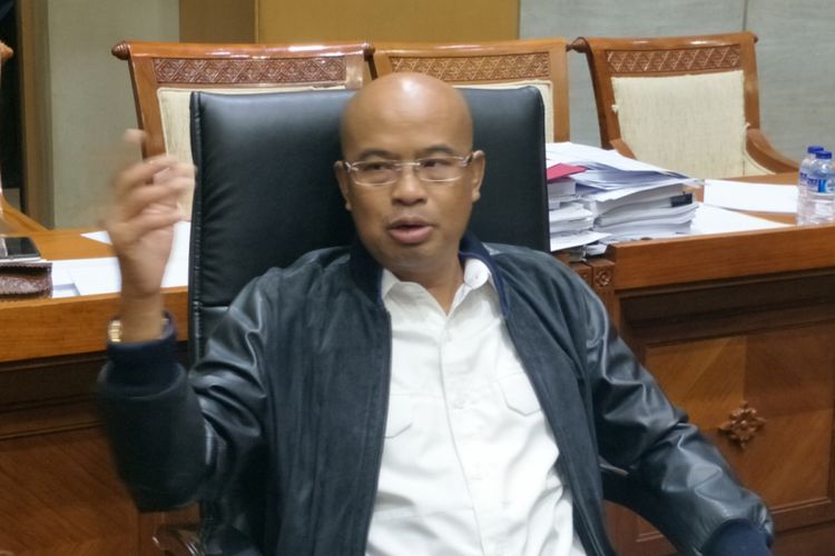 Wakil Ketua Komisi III dari Fraksi Gerindra Desmond Junaidi Mahesa di Kompleks Parlemen, Senayan, Jakarta, Selasa (27/3/2018). 