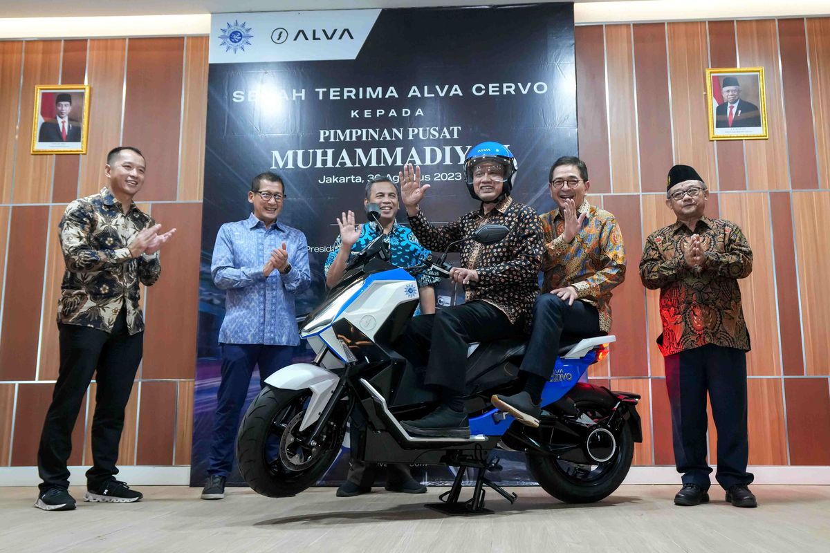 ALVA, perusahaan lifestyle mobility solution yang hadir melalui produk motor listrik dan gaya hidup, mewujudkan komitmennya mendukung gaya hidup berkelanjutan melalui penyerahan armada motor listrik kepada Persyarikatan Muhammadiyah.