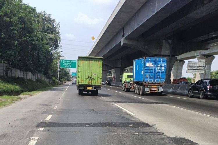 Perbaikan jalan tol Jakarta-Cikampek