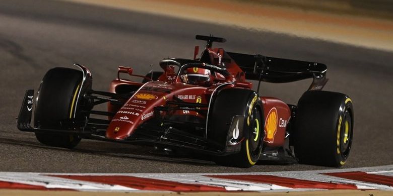 Pebalap Ferrari, Charles Leclerc, kala beraksi dalam F1 GP Bahrain di Sirkuit Internasional Bahrain, 20 Maret 2020.