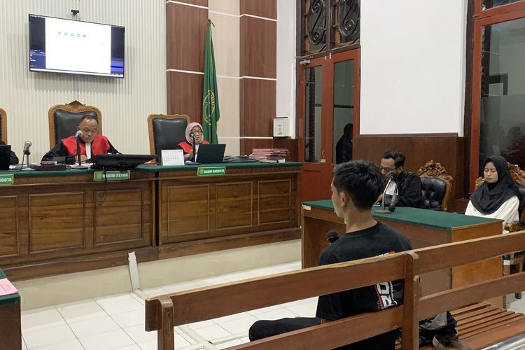 Sidang Penggelapan Terapis Spa Surabaya, Mantan Sopir Korban Mengaku Disuruh Beri Keterangan Palsu