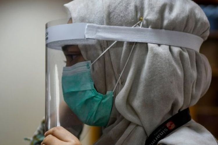 Tenaga medis di Provinsi Papua Barat dan Papua mengkhawatirkan outbreak atau ledakan pandemi Covid-19, meski jumlah kasus di wilayah itu relatif lebih rendah dibandingkan Jabodetabek. 