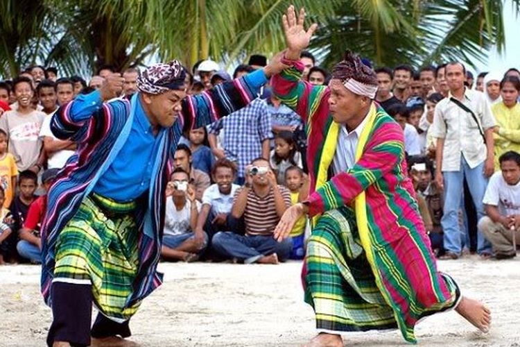 Tari Galangi merupakan salah satu tarian Sulawesi Tenggara 