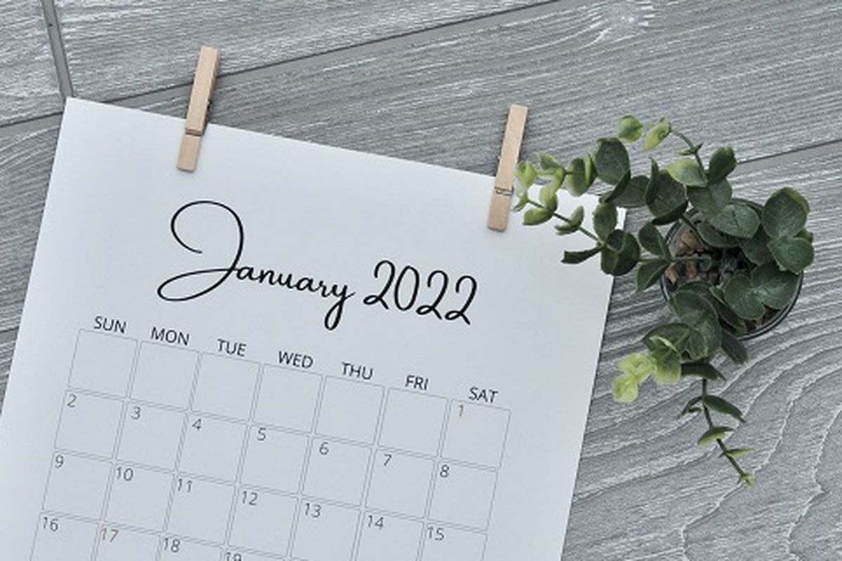 Ilustrasi kalender 2022. Nama-nama hari, asal-usul penamaan hari dalam seminggu.
