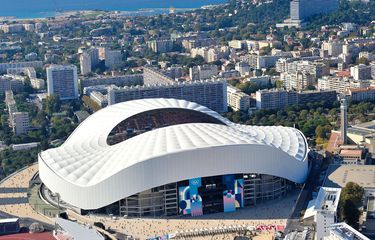 Stadion Velodrome atau Orange Velodrome, Marseille.