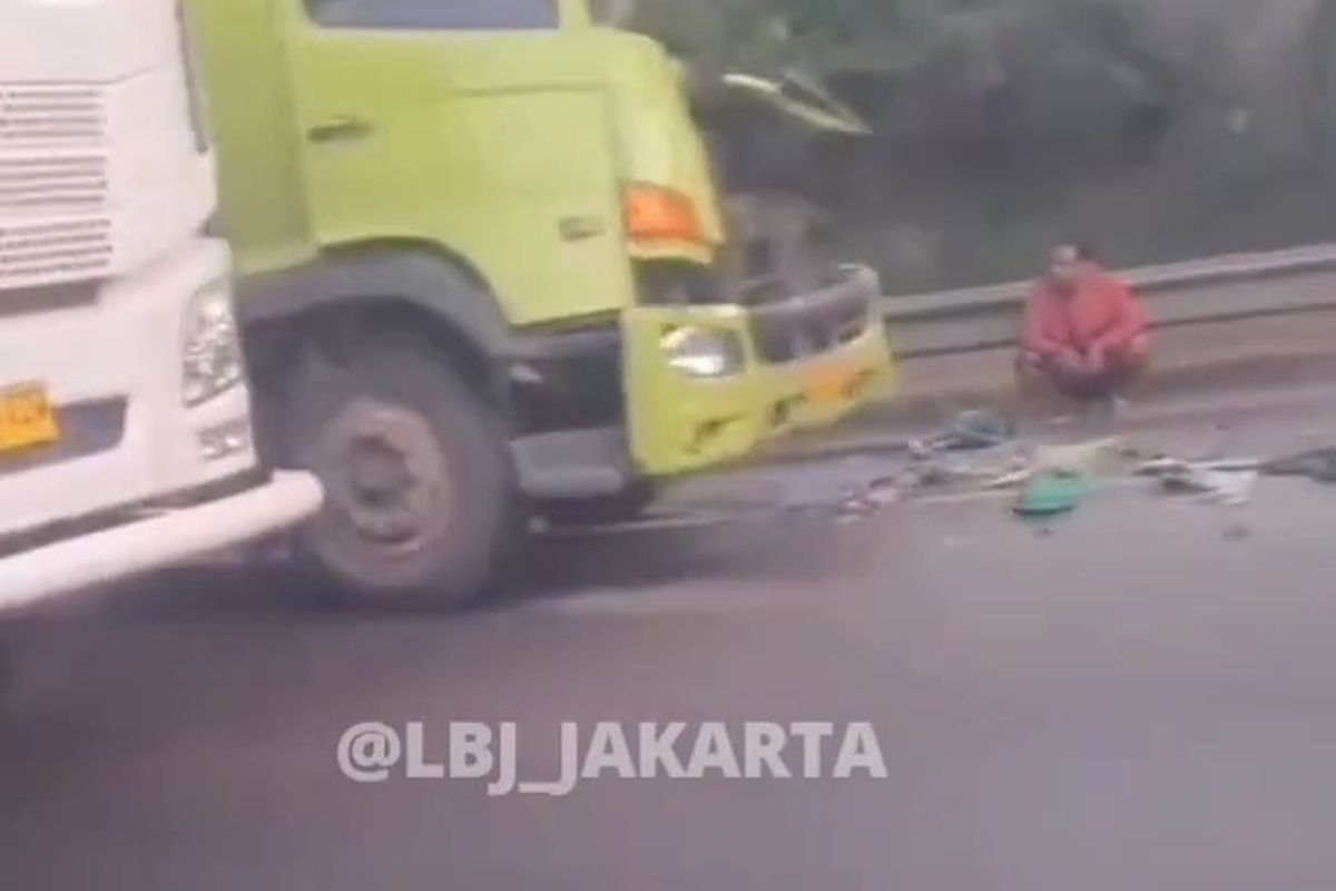 Dua Truk Kecelakaan di Tol Japek, Tidak Ada Korban Jiwa