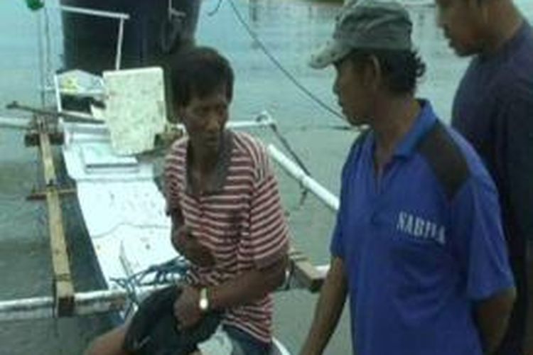 Sufri (40) dan Sainul (50) dua penumpang KMP Titian Muhibah yang ditemukan nelayan terapung di Perairan Mamuju, Sulawesi Barat. 