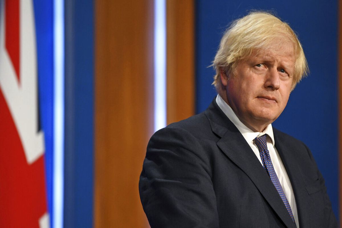 Perdana Menteri Inggris Boris Johnson berbicara selama konferensi pers di Downing Street, London.