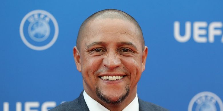 Mantan pemain Real Madrid, Roberto Carlos dari Brazil datang untuk menghadiri undian turnamen sepakbola Liga Champions di Forum The Grimaldi di Monako pada 30 Agustus 2018.