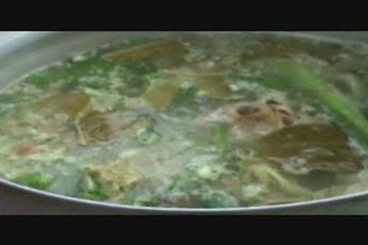 Nasu kadundung adalah sajian khas suku Pattae di Polewlai mandar Sulawesi barat terutama pada acara keramaian seperti sunatan, khataman dan pesta pengantin, namun makanan khas tanpa penyedap rasa dan seluruhnya menggunkana bumbu alami ini kini mulai dilirik sebagai potensi bisnis kuliner yang menjanjikan keuntungan.