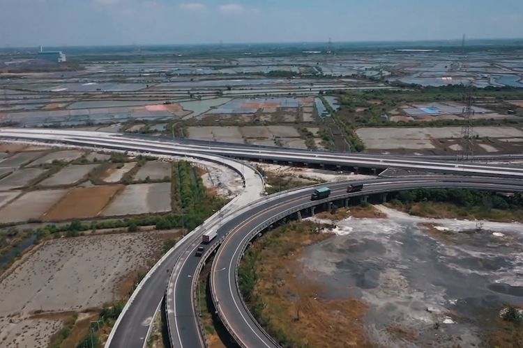 sejumlah pekerjaan infrastruktur jalan menuju Stadion GBT terus diselesaikan sebelum pertandingan Piala AFC U-20 2023 yang digelar pada 14 - 18 September 2022.