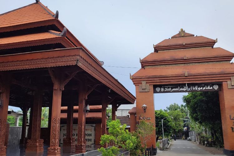 Makam Syekh Maulana Ibrahim Asmoroqondi di Tuban, Jawa Timur. 