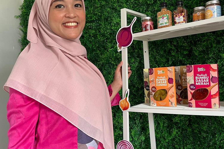 Nadia, pemilik UMKM bumbu dapur racikan dengan jenama Foodganic.
