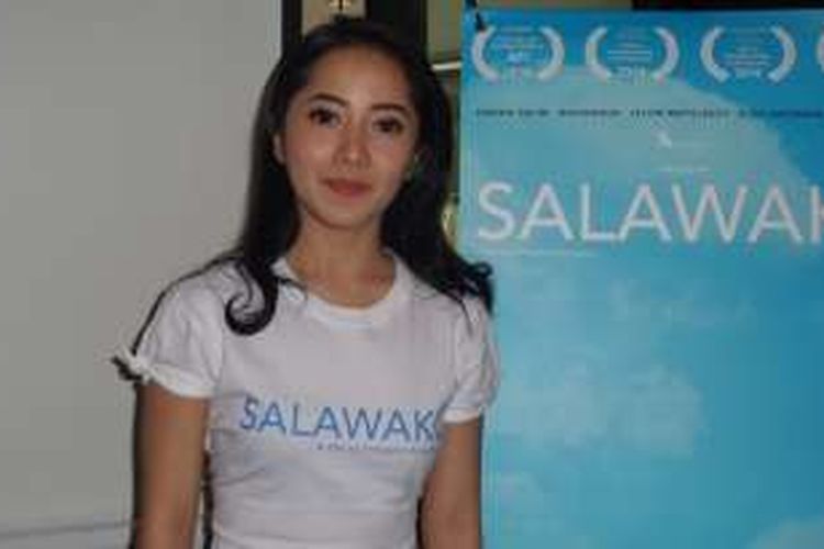 Karina Salim diabadikan usai jumpa pers film Salawaku di Ivy Restaurant, Brawijaya II, Jakarta Selatan, Selasa (18/10/2016).